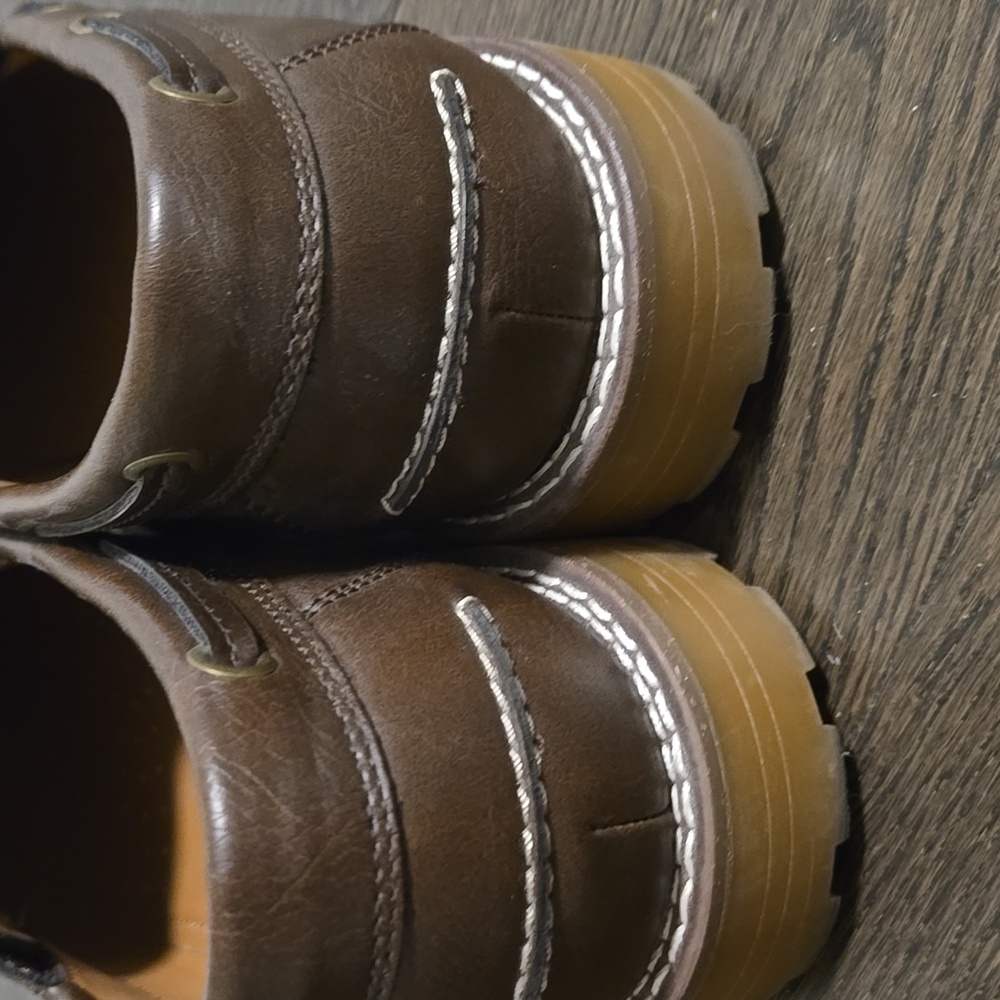 Shoes - Picture 6 of 7